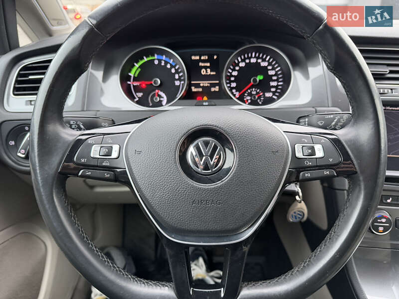 Хетчбек Volkswagen e-Golf 2015 в Луцьку