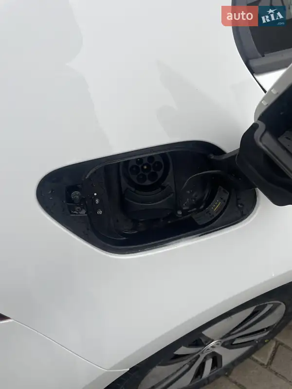 Volkswagen e-Golf 2020 VIN WVWZZZAUZLW911099 фото оголошення 28 з 52