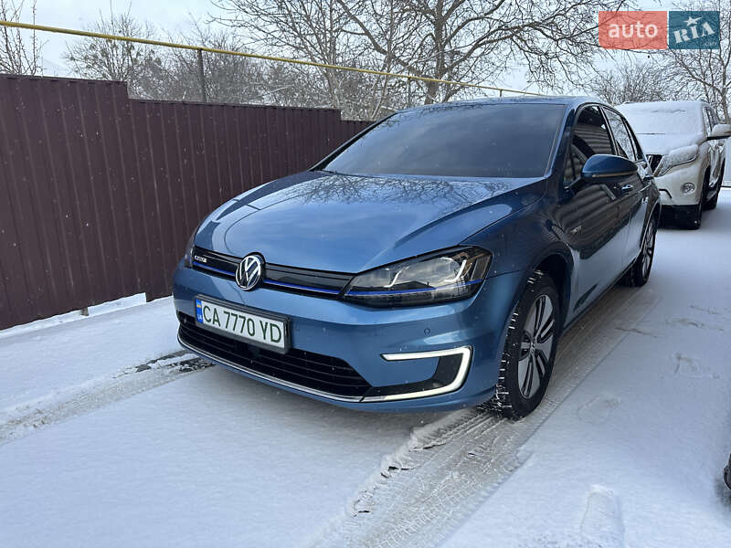 Volkswagen e-Golf 2015