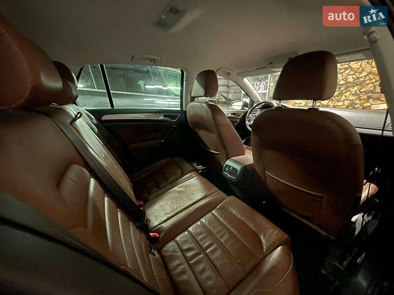 Хетчбек Volkswagen e-Golf 2016 в Києві