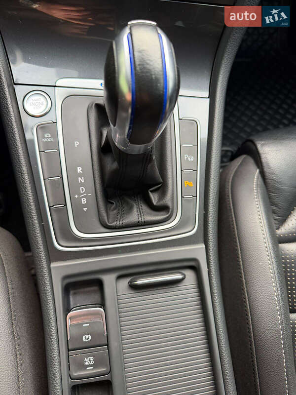 Хэтчбек Volkswagen e-Golf 2019 в Львове