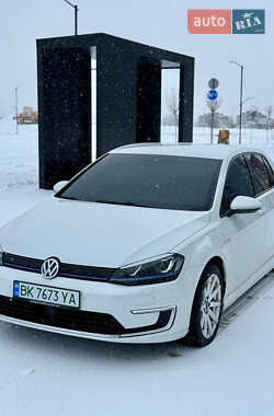 Хэтчбек Volkswagen e-Golf 2016 в Ровно