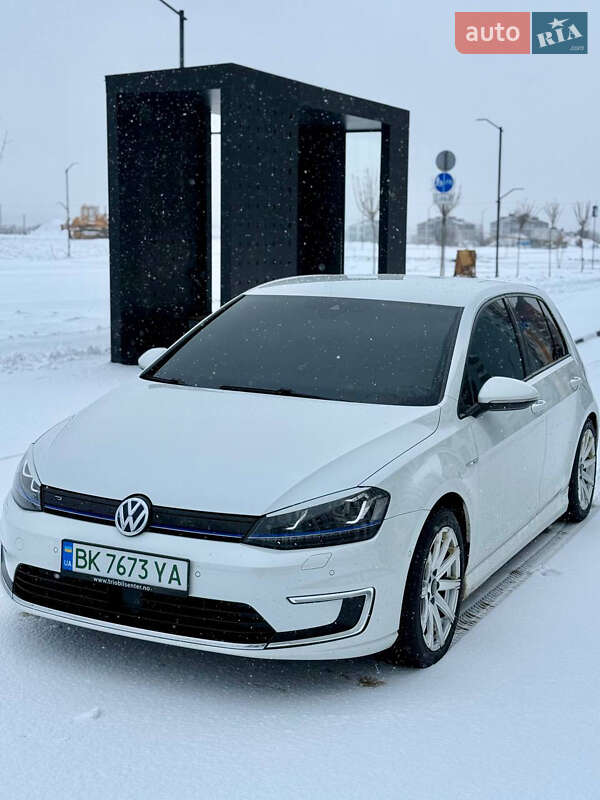Хэтчбек Volkswagen e-Golf 2016 в Ровно
