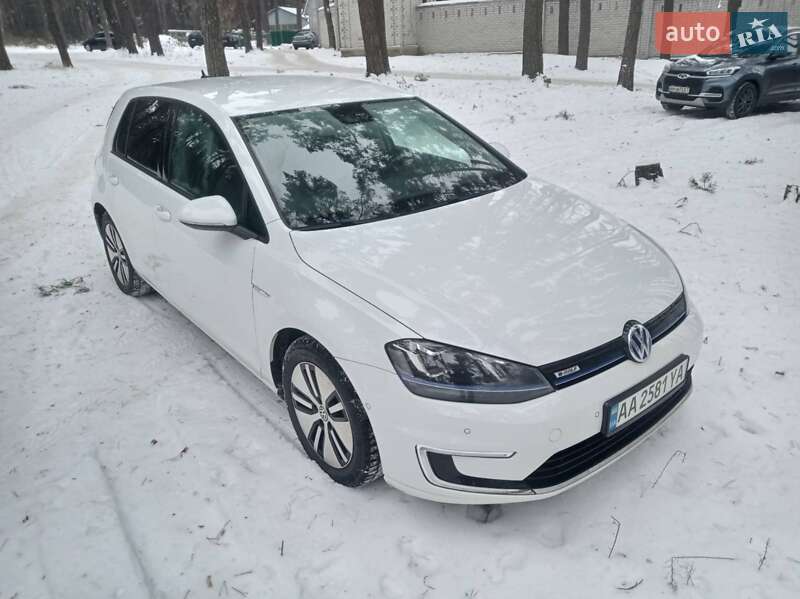 Хетчбек Volkswagen e-Golf 2014 в Житомирі