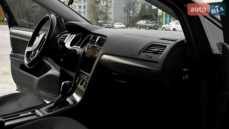 Хетчбек Volkswagen e-Golf 2020 в Хмельницькому