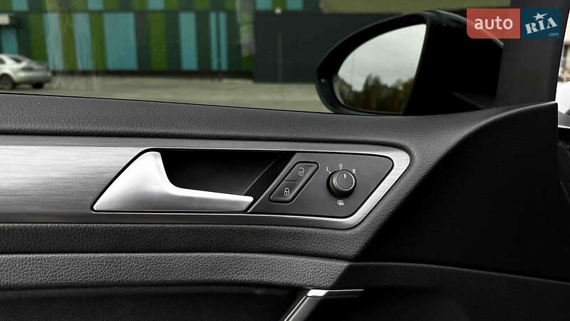 Хетчбек Volkswagen e-Golf 2020 в Хмельницькому