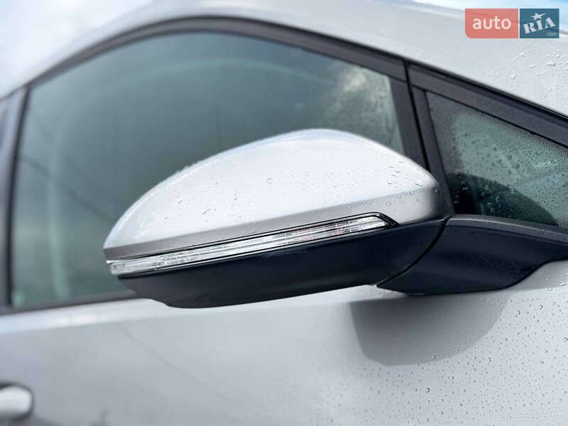 Хэтчбек Volkswagen e-Golf 2017 в Трускавце