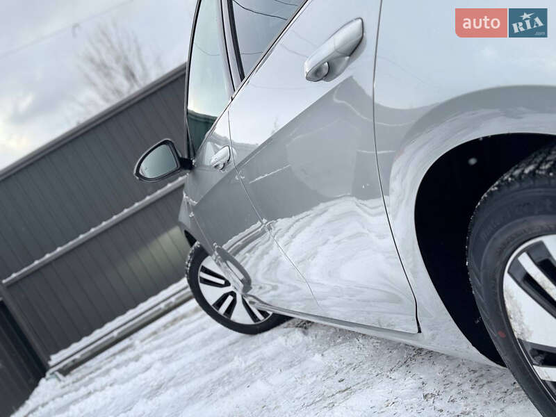 Хэтчбек Volkswagen e-Golf 2017 в Трускавце