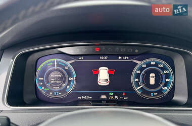 Хетчбек Volkswagen e-Golf 2017 в Трускавці