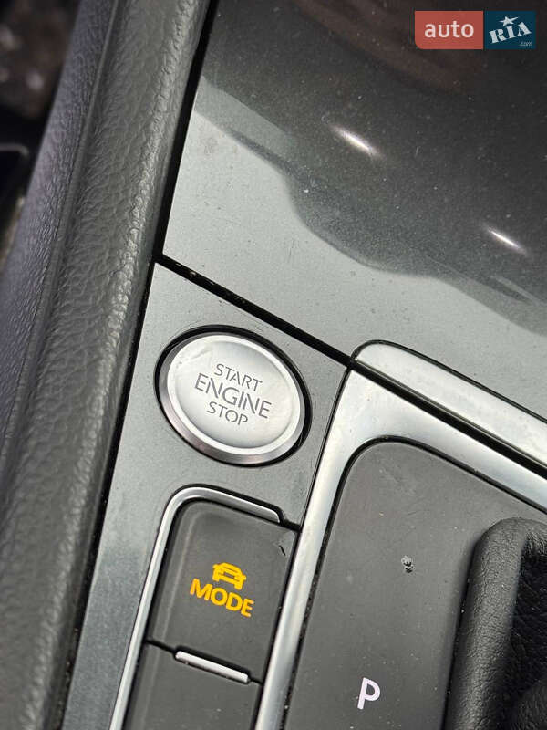 Хэтчбек Volkswagen e-Golf 2017 в Трускавце