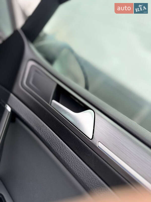 Хэтчбек Volkswagen e-Golf 2017 в Трускавце