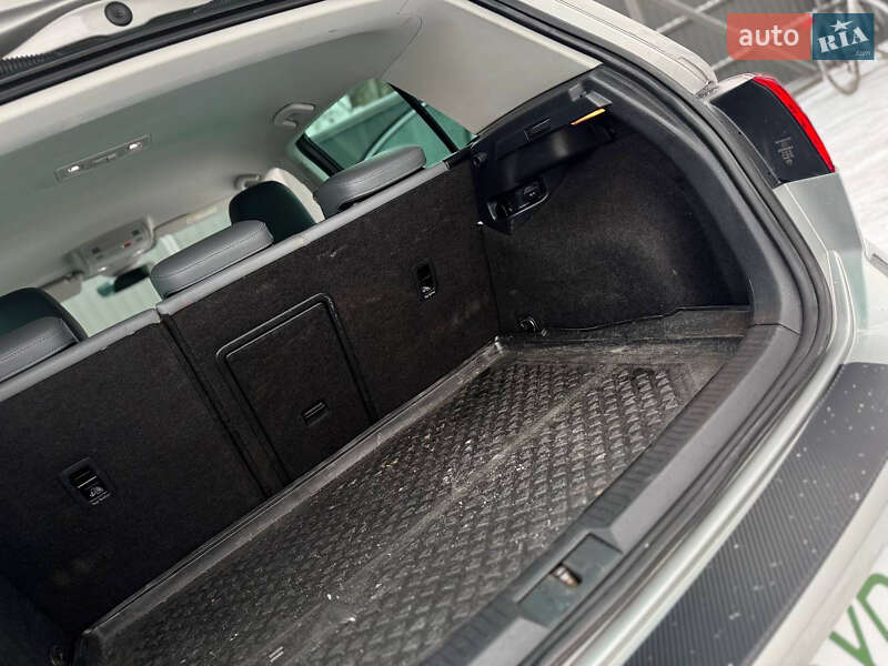 Хэтчбек Volkswagen e-Golf 2017 в Трускавце