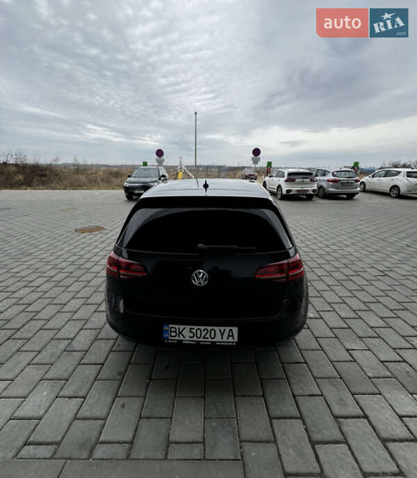 Хетчбек Volkswagen e-Golf 2014 в Рівному