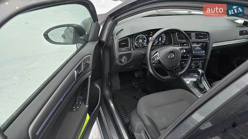 Хетчбек Volkswagen e-Golf 2017 в Кам'янець-Подільському