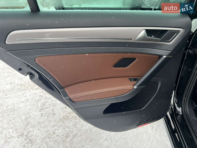 Хетчбек Volkswagen e-Golf 2014 в Кропивницькому