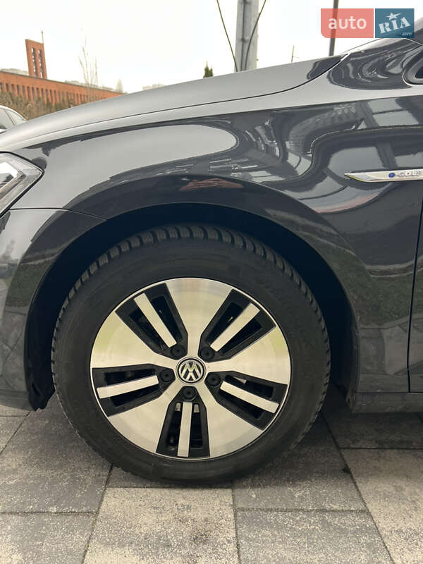 Хетчбек Volkswagen e-Golf 2020 в Львові
