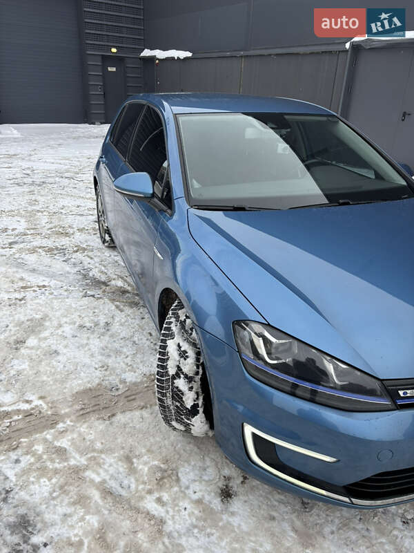 Хетчбек Volkswagen e-Golf 2015 в Києві