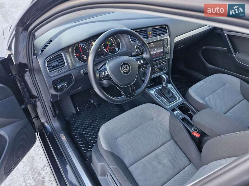 Хетчбек Volkswagen e-Golf 2015 в Луцьку