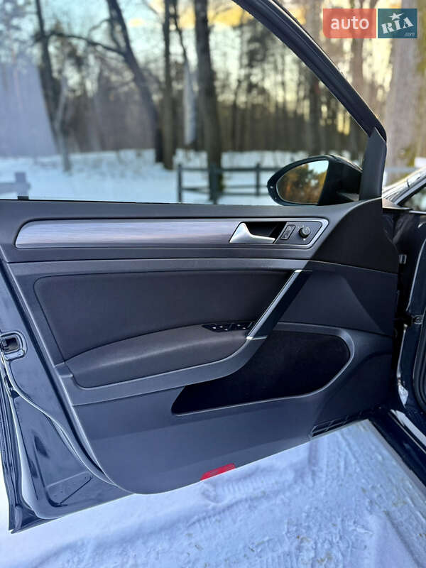 Хетчбек Volkswagen e-Golf 2020 в Бродах