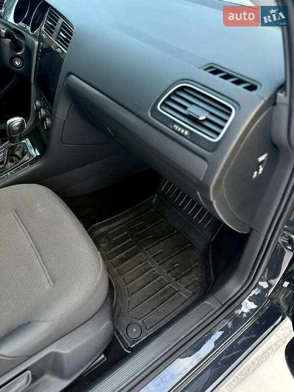 Хетчбек Volkswagen e-Golf 2020 в Бродах