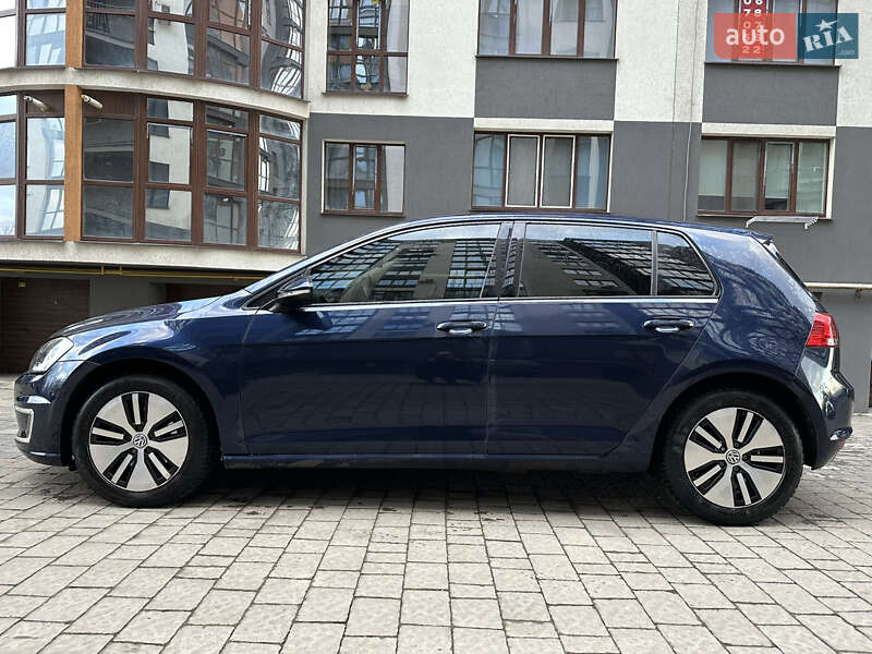 Хетчбек Volkswagen e-Golf 2015 в Івано-Франківську