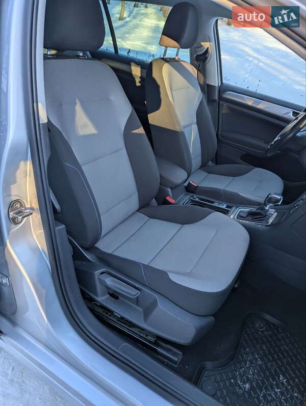 Хетчбек Volkswagen e-Golf 2016 в Тернополі фото 27 Хетчбек Volkswagen e-Golf 2016 в Тернополі