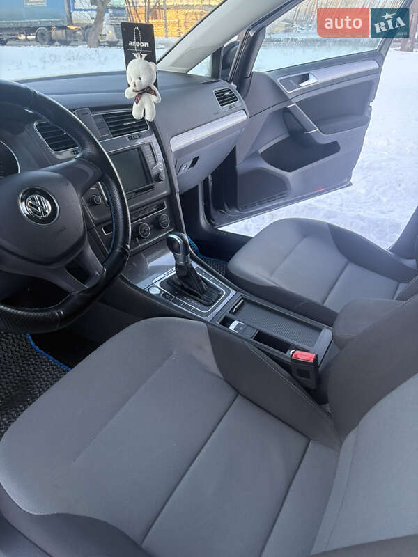 Хетчбек Volkswagen e-Golf 2015 в Тернополі фото 16 Хетчбек Volkswagen e-Golf 2015 в Тернополі