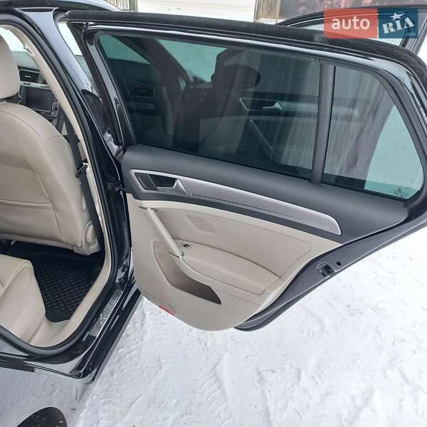 Хэтчбек Volkswagen e-Golf 2016 в Козельце