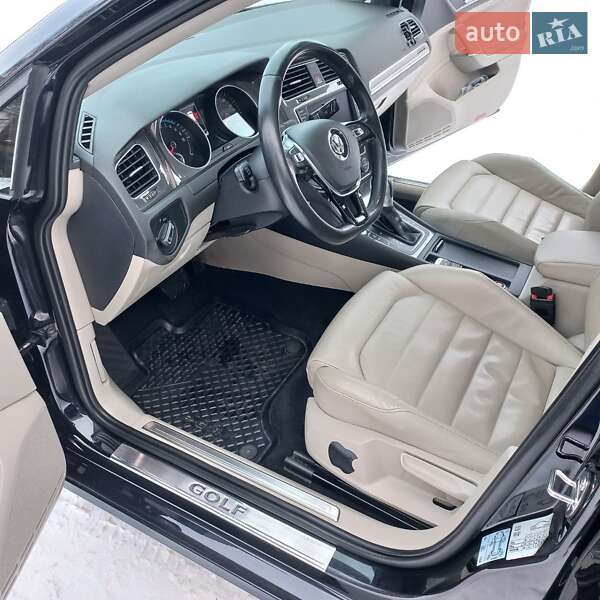 Хэтчбек Volkswagen e-Golf 2016 в Козельце