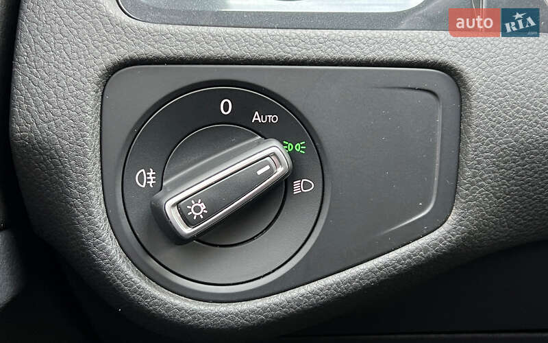 Хетчбек Volkswagen e-Golf 2019 в Львові фото 18 Хетчбек Volkswagen e-Golf 2019 в Львові