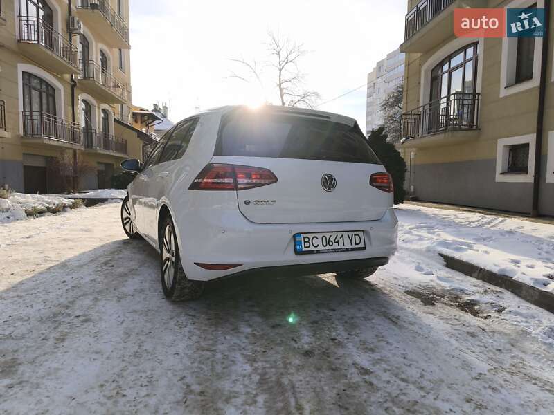 Хэтчбек Volkswagen e-Golf 2014 в Львове