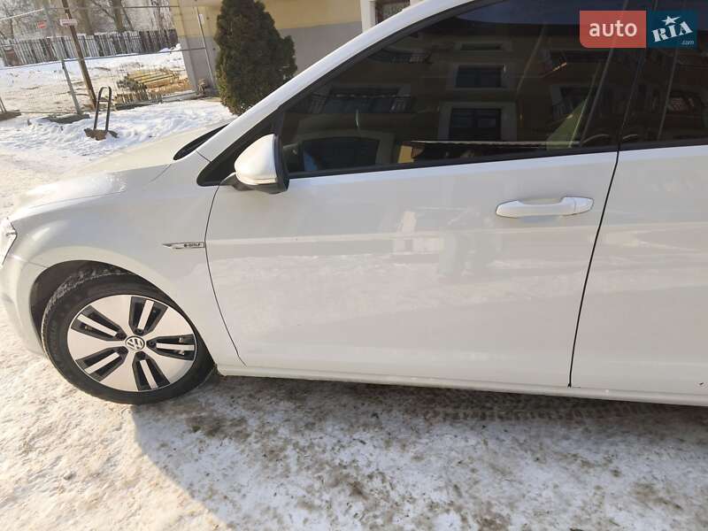 Хэтчбек Volkswagen e-Golf 2014 в Львове