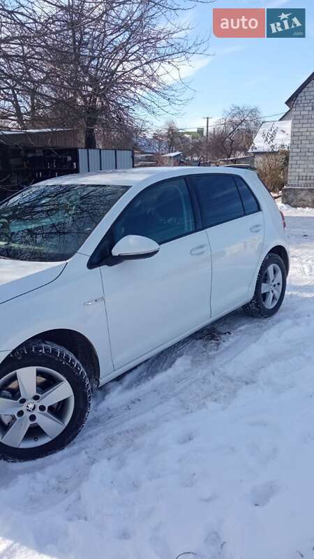 Хетчбек Volkswagen e-Golf 2014 в Житомирі