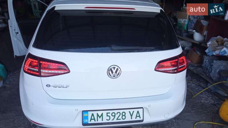 Хетчбек Volkswagen e-Golf 2014 в Житомирі