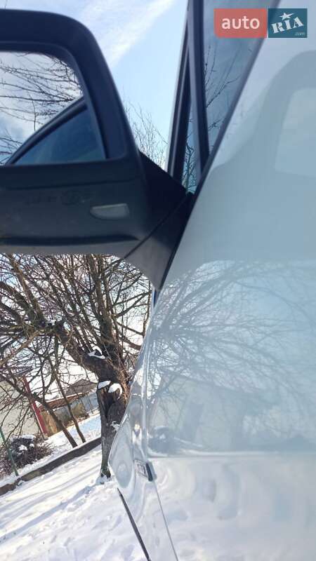 Хетчбек Volkswagen e-Golf 2014 в Житомирі