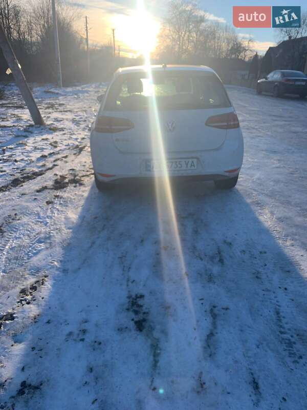 Хетчбек Volkswagen e-Golf 2014 в Івано-Франківську