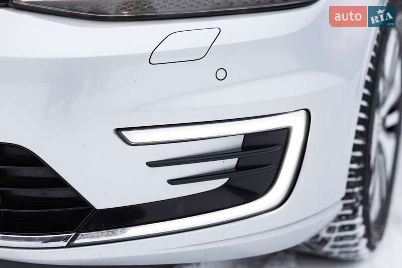 Хэтчбек Volkswagen e-Golf 2019 в Луцке фото 96 Хэтчбек Volkswagen e-Golf 2019 в Луцке