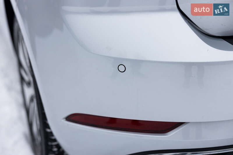 Хэтчбек Volkswagen e-Golf 2019 в Луцке фото 102 Хэтчбек Volkswagen e-Golf 2019 в Луцке