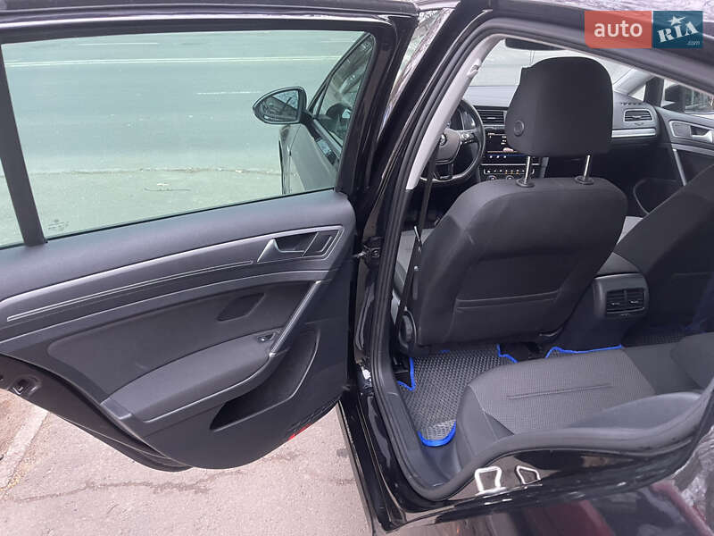 Хэтчбек Volkswagen e-Golf 2019 в Одессе фото 81 Хэтчбек Volkswagen e-Golf 2019 в Одессе