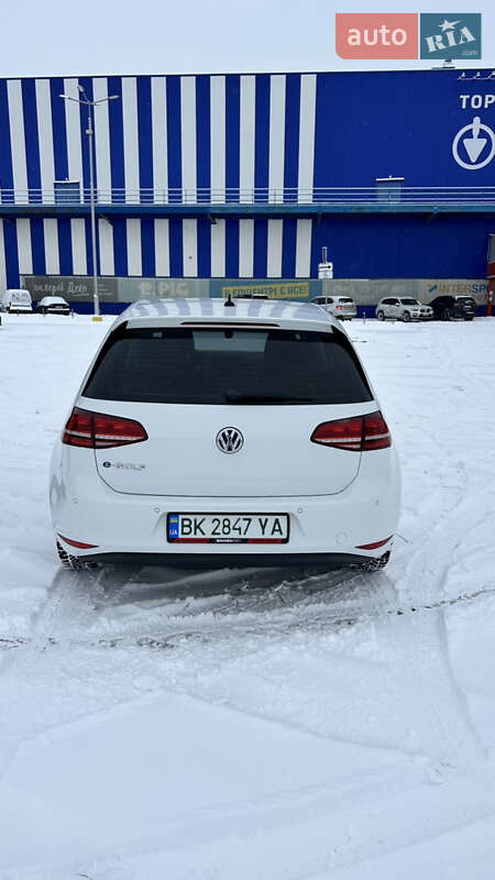 Хэтчбек Volkswagen e-Golf 2014 в Ровно