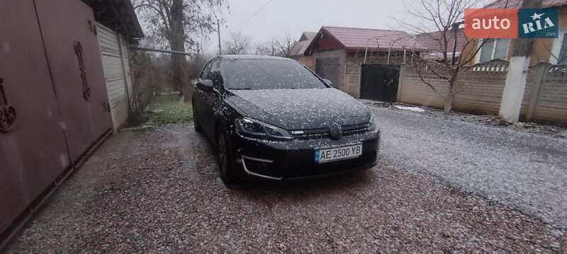 Volkswagen e-Golf 2017