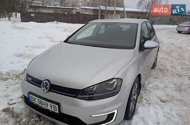 Хетчбек Volkswagen e-Golf 2015 в Здолбуніві