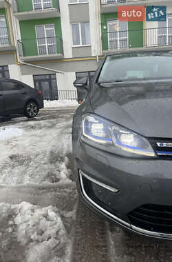 Хэтчбек Volkswagen e-Golf 2017 в Львове