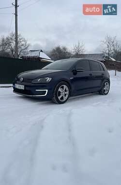 Хэтчбек Volkswagen e-Golf 2015 в Косове