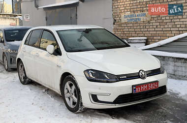 Хэтчбек Volkswagen e-Golf 2015 в Киеве