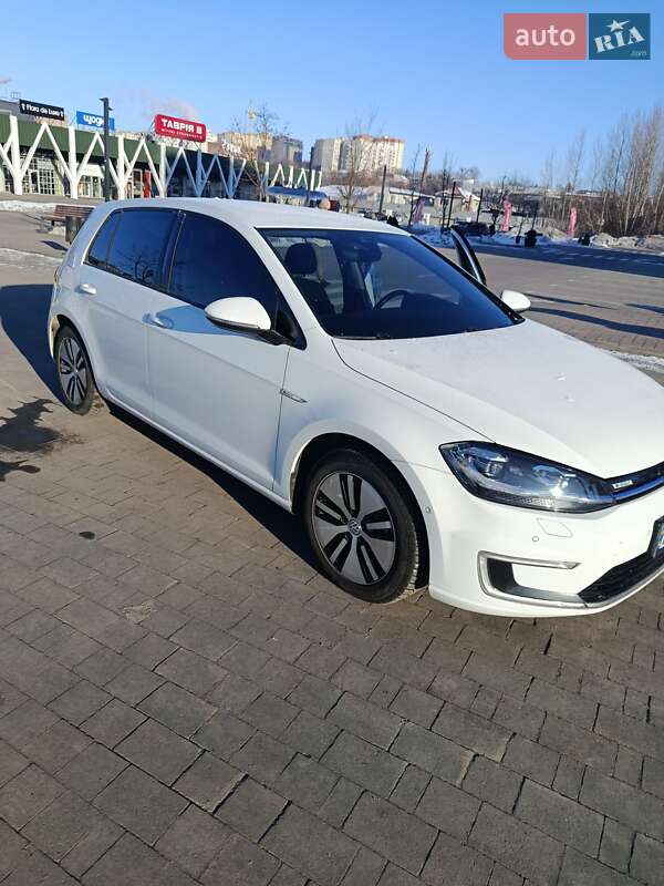 Volkswagen e-Golf 2017