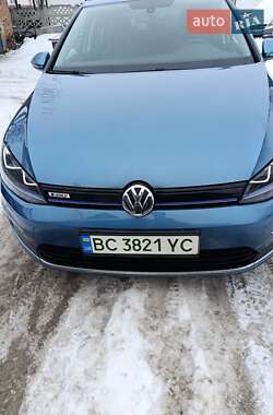 Хэтчбек Volkswagen e-Golf 2016 в Львове