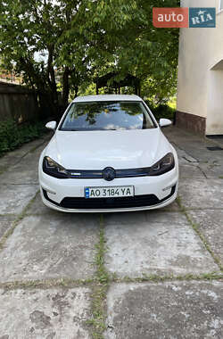 Хэтчбек Volkswagen e-Golf 2015 в Ужгороде