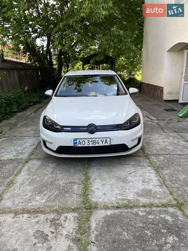 Volkswagen e-Golf 2015