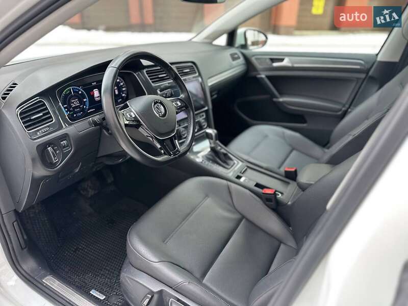 Хэтчбек Volkswagen e-Golf 2019 в Ивано-Франковске